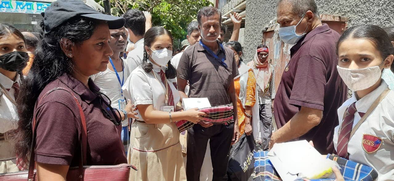 With Rotary club for donation to the Cancer patients staying outside Tata Memorial Hospital for their treatment.